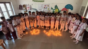 യുദ്ധത്തിനെതിരെ ശാന്തി ദീപം തെളിയിച്ച് വന്മുകം-എളമ്പിലാട് എം.എൽ.പി.സ്കൂൾ വിദ്യാർത്ഥികൾ