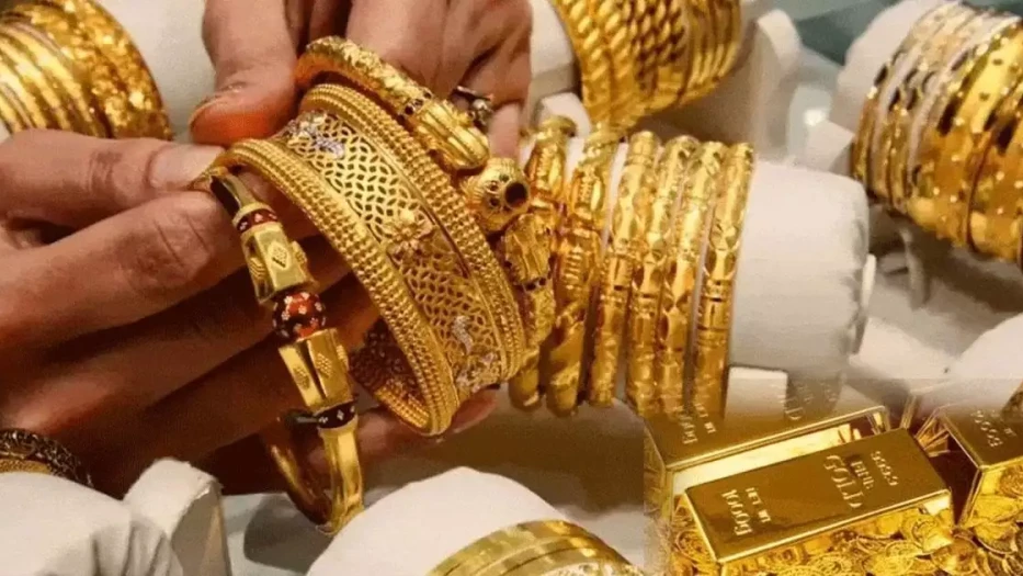  സ്വർണവില കുറഞ്ഞു; പവന് 118240 രൂപ