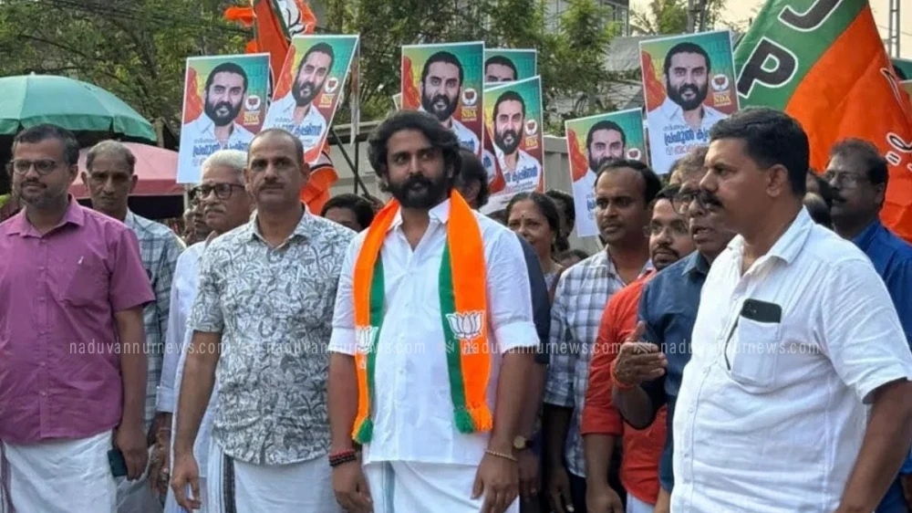 കൊയിലാണ്ടിയിൽ  എൻ ഡി എ സ്ഥാനാർത്ഥി സി ആർ പ്രഫുൽ കൃഷ്ണന്റെ  റോഡ് ഷോ