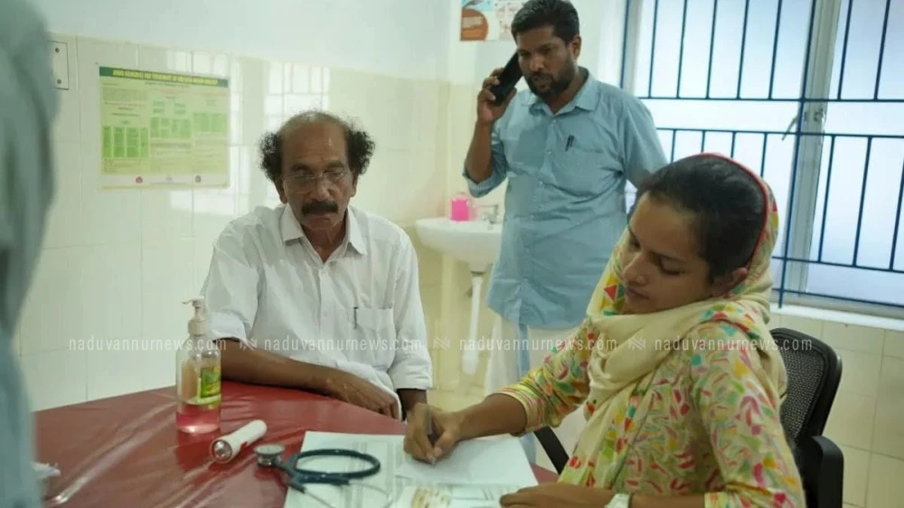 ക്ഷേത്രോത്സവത്തിനിടെ എൽഡിഎഫ് സ്ഥാനാർഥി കുഞ്ഞമ്മദ് കുട്ടി മാസ്റ്റർ ക്കെതിരെ കയ്യേറ്റശ്രമം 