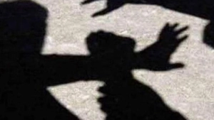 ചുരത്തിലെ റിസോട്ടിൽ ലഹരി സംഘത്തിന്റെ ആക്രമത്തിൽ ജീവനക്കാരിക്കും മകനും പരിക്ക്