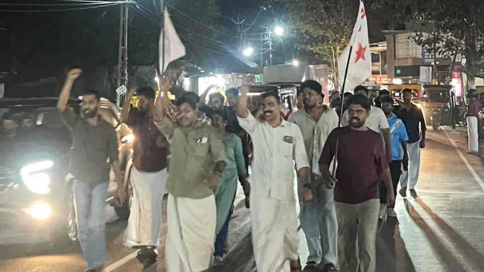  ഡിവൈഎഫ്ഐ പ്രതിഷേധ പ്രകടനവും യോഗവും നടത്തി