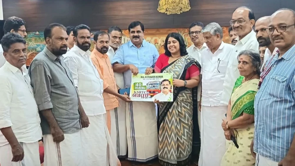  കെഎസ്ആർടിസി ബസ് സ്പോൺസർ ചെയ്ത ആദ്യ എംഎൽഎ അഡ്വ. പ്രവീൺകുമാർ
