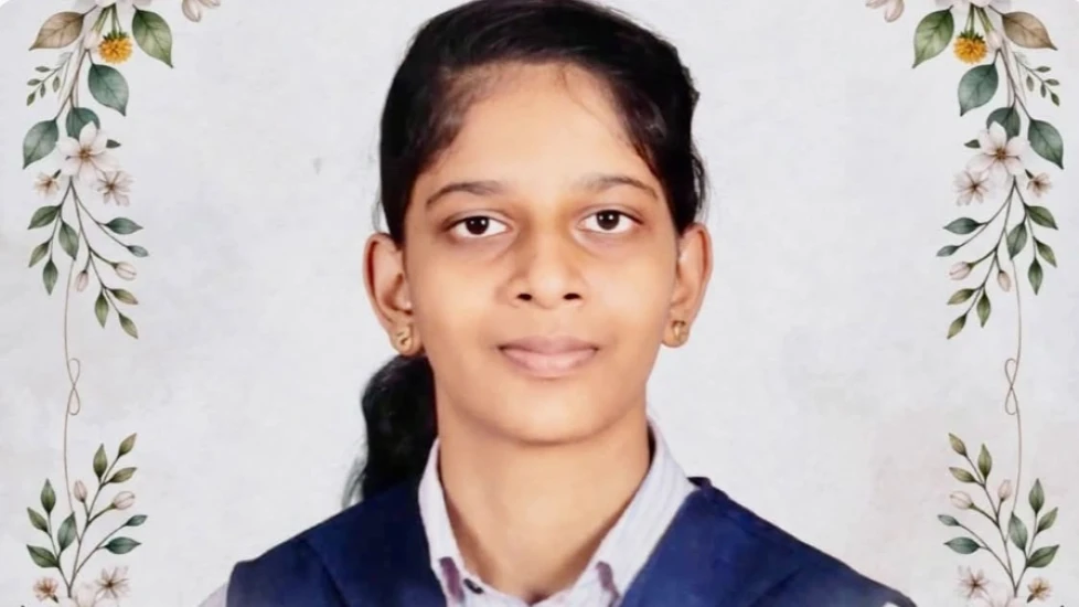 കോട്ടയത്ത് ബസിടിച്ച് പരിക്കേറ്റ യുവതിക്ക് ദാരുണാന്ത്യം