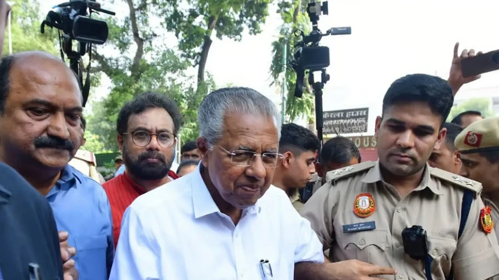  സിപിഎം നേതാക്കളെ ഡൽഹി പോലീസ് കസ്റ്റഡിയിൽ എടുത്തു