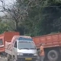 താമരശ്ശേരി ചുരം ഒമ്പതാം വളവിൽ ലോറി അപകടം