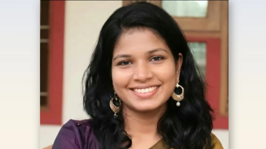  വടകരയിൽ ട്രെയിൻ തട്ടി വിദ്യാർത്ഥിനി മരിച്ചു.