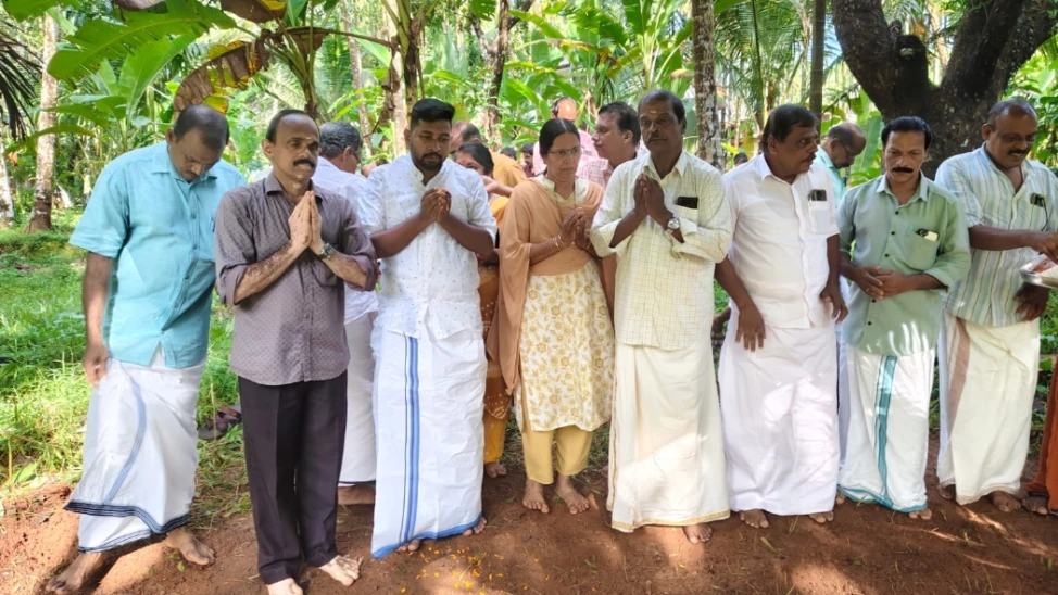  സന്തോഷ് പെരുവച്ചേരി  ചരമവാർഷിക അനുസ്മരണ സമ്മേളനം നടത്തി.