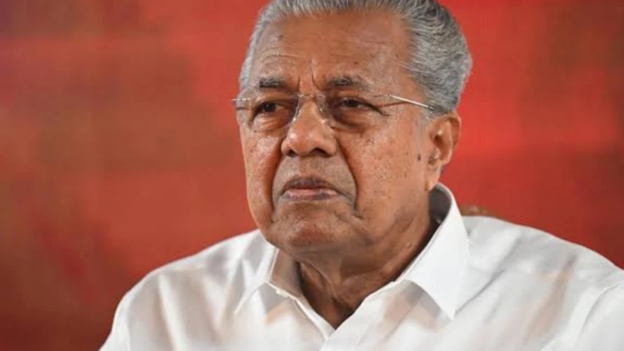  പിണറായി വിജയനും വീണയ്ക്കുമെതിരായ വിജിലൻസ് അന്വേഷണം ഹൈക്കോടതി ഡിവിഷൻ ബെഞ്ച് സ്റ്റേ ചെയ്തു