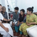 മുഖ്യമന്ത്രി വി ഡി സതീശൻ ചേരനല്ലൂർ അപകടത്തിൽ മരിച്ച ജയബാലകൃഷ്ണന്റെ വസതിയിൽ സന്ദർശിച്ചു