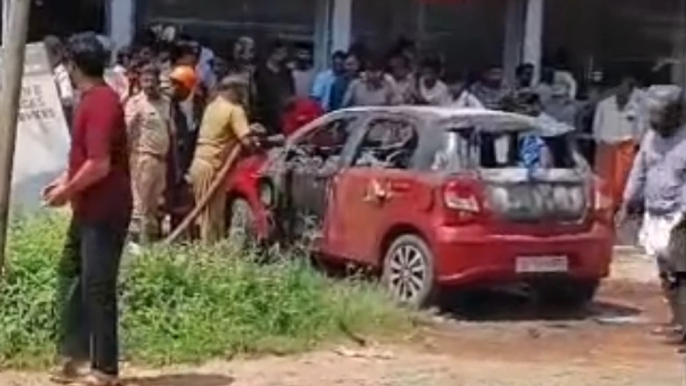 നന്മണ്ടയിൽ നിർത്തിയിട്ട കാറിന് തീപിടിച്ചു