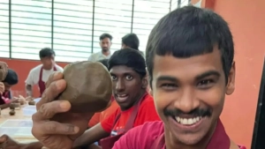 സ്വാതന്ത്ര്യദിനാഘോഷ വീഡിയോ വൈറലായി:  യാസിൻ നാട്ടിലേക്ക്
