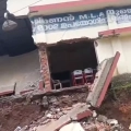 തൃശ്ശൂരിൽ സ്കൂൾ കെട്ടിടം തകർന്നു