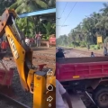 റെയിൽവേ ട്രാക്കിലേക്ക് ടിപ്പർ ലോറി മറിഞ്ഞു, ട്രെയിൻ ഗതാഗതം തടസ്സപ്പെട്ടു