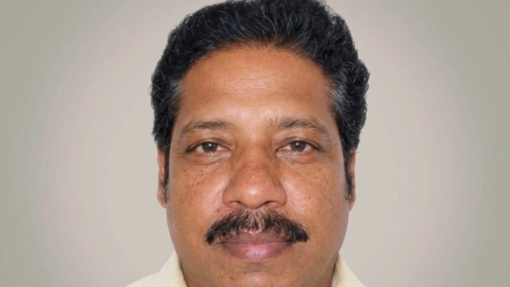 ബൈക്ക് ഇലക്ട്രിക് പോസ്റ്റിലിടിച്ച് പൂനൂർ സ്വദേശി  മരണപ്പെട്ടു
