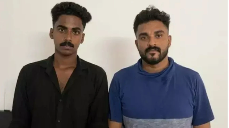  സ്വകാര്യ ബസിന്റെ എഞ്ചിനകത്ത് ഉപ്പ് വാരിയിട്ട മുൻ ഡ്രൈവറും കണ്ടക്ടറും പിടിയിൽ