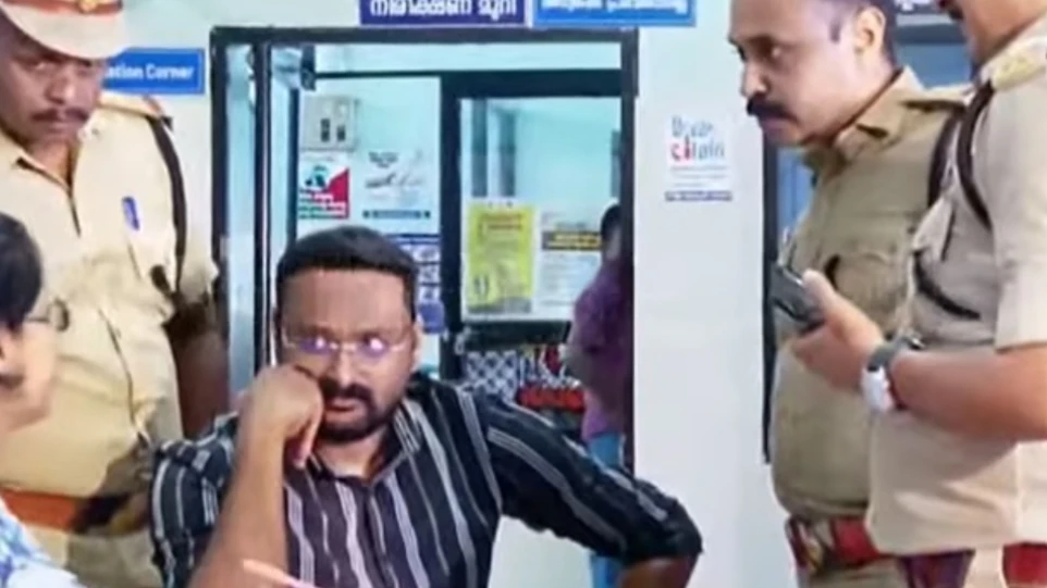  വിദേശമദ്യ കേസ് ആന്റോ അഗസ്റ്റിനെ കസ്റ്റഡിയിൽ വിട്ടു