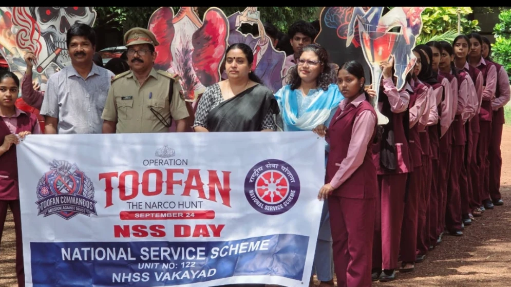  വാകയാട് ഹയർസെക്കൻഡറി സ്കൂളിൽ തൂഫാൻ കമാൻഡോസ് പ്രഖ്യാപനവും എൻഎസ്എസ് ദിനാചരണവും നടത്തി