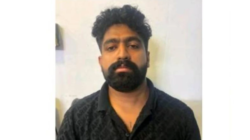  ജ്വല്ലറിയിൽ നിന്ന് 60 ലക്ഷം രൂപയുടെ സ്വർണാഭരണങ്ങൾ മോഷ്ടിച്ച  ജീവനക്കാരൻ അറസ്റ്റിൽ