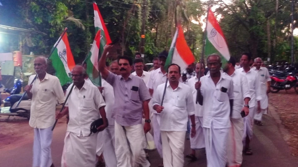  മുഖ്യ തിരഞ്ഞെടുപ്പ് കമ്മീഷണർക്കെതിരെ പ്രതിഷേധ പ്രകടനം നടത്തി