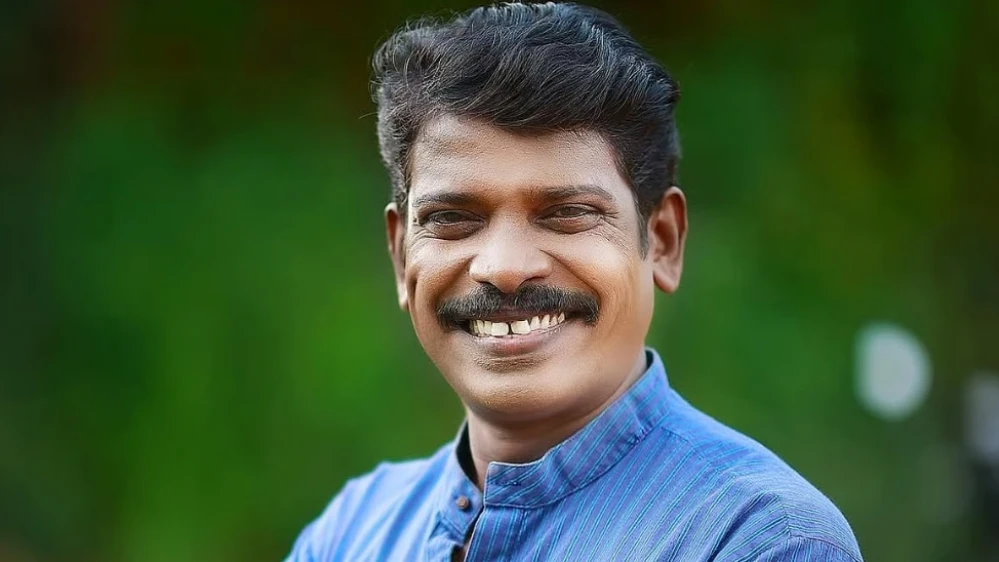  വാഹന അപകടത്തിൽ മരിച്ച കൊല്ലം സുധിയുടെ കുടുംബത്തിന് 1.77 കോടി നഷ്ടപരിഹാരം