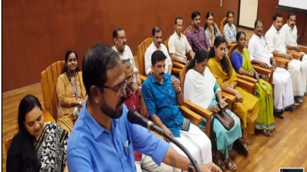 സ്വച്ഛതാ ഹി സേവ , നമസ്തേ ശുചിത്വ ക്യാമ്പയിൻ: കൊയിലാണ്ടി നഗരസഭ ശുചീകരണ പ്രവർത്തകരെ ആദരിച്ചു